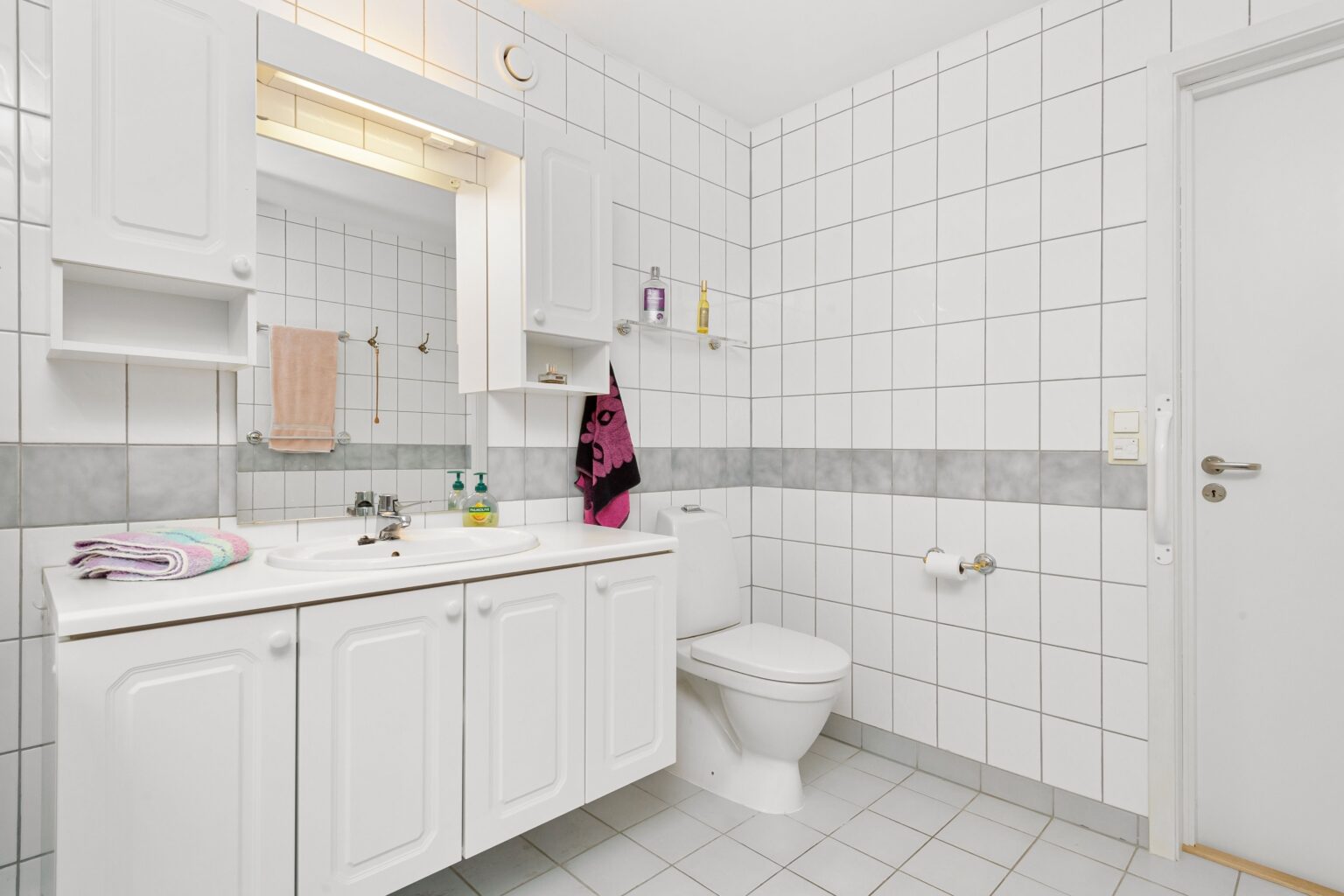 Brightening Small Spaces: How Light Tile Choices Transform Compact Bathrooms